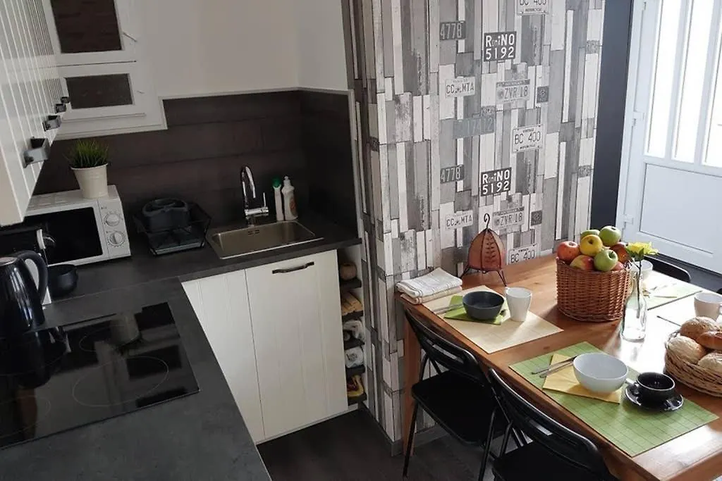 Cozy Design Downtown Apartment Budapest